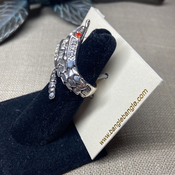 AMRITA SINGH Siamese snake ring - Picture 3 of 4